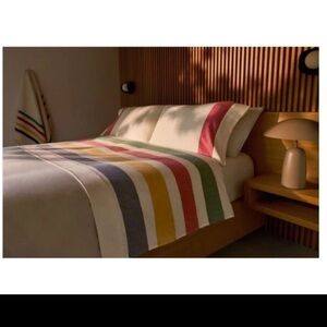 HBC STRIPES - Hudson’s Bay Stripes Flannel Bed Sheet Set, White - SIZE - KING
